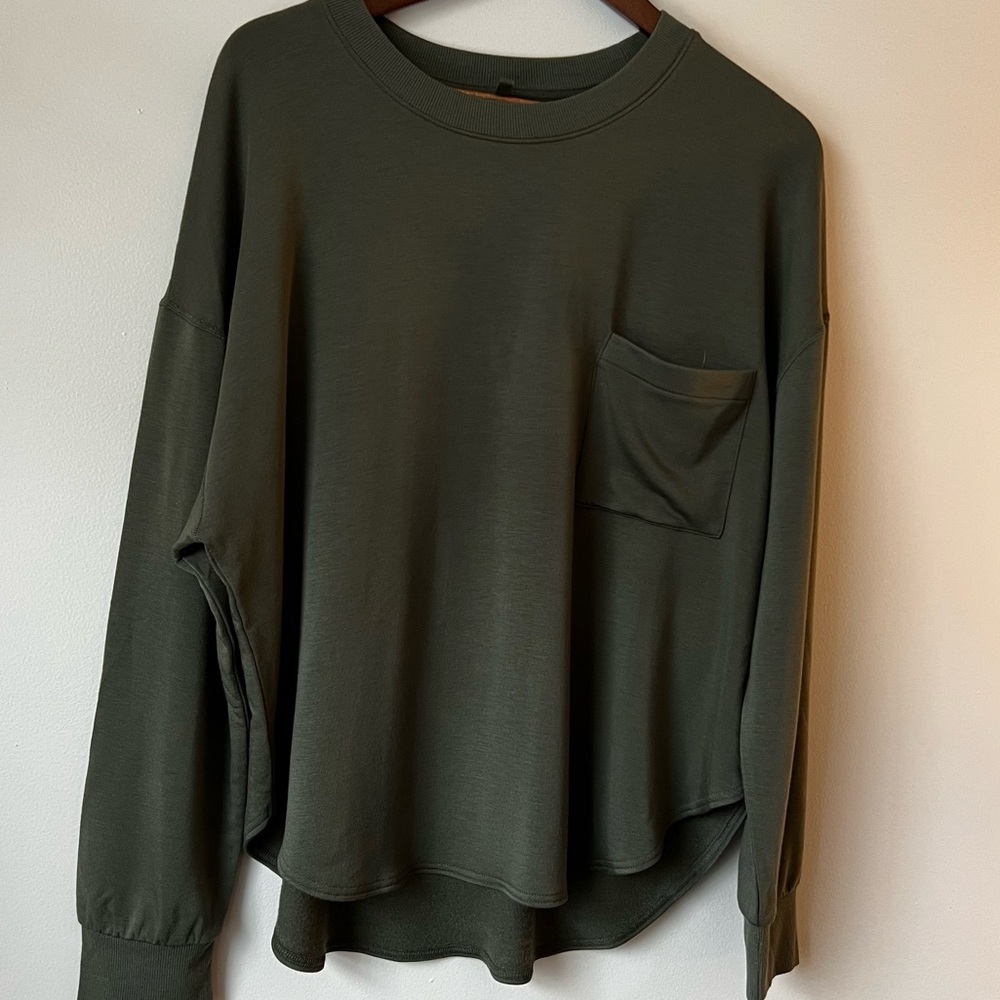 Lou & Grey Olive Crewneck Sweatshirt with Pocket XL